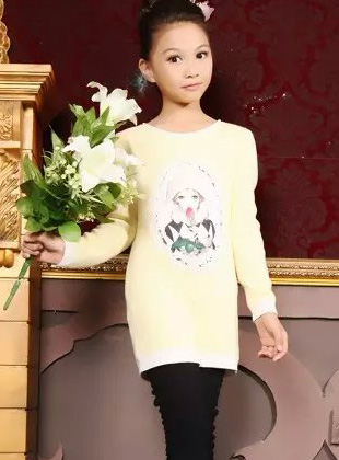 蛋黄色长袖卫衣