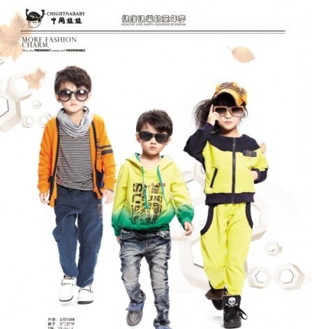 9499www威尼斯MINI KIDS 坠入彩色羽绒世界 拥抱时尚穿搭